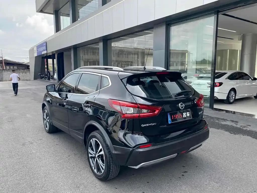 Nissan Qashqai — фото 8