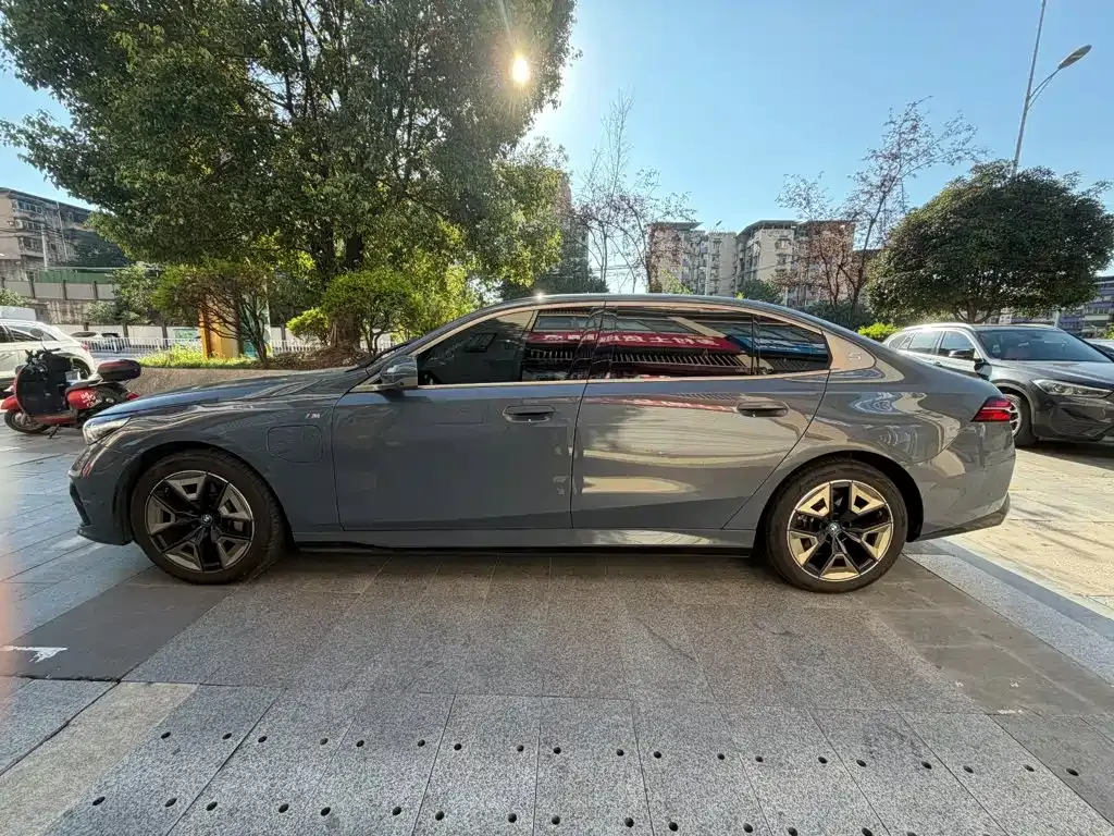 BMW i5 2024 из CN, фото 8