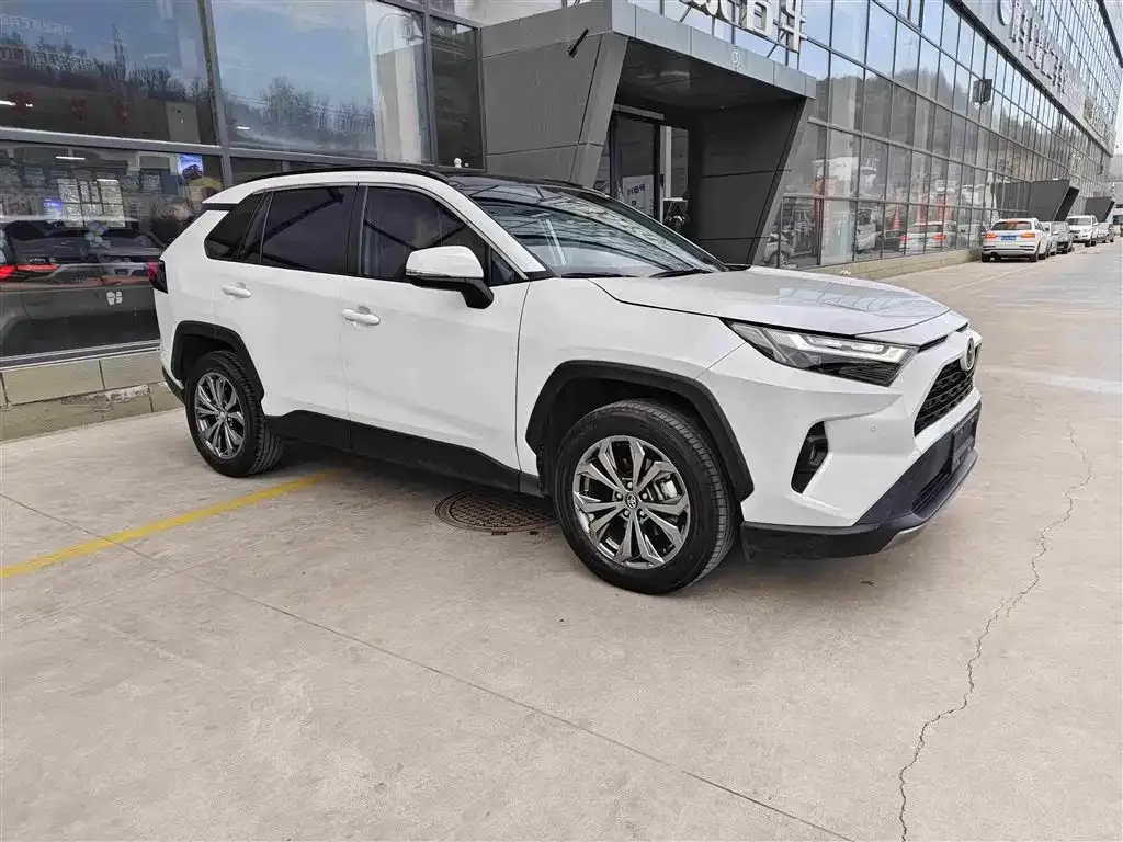 Toyota RAV4 — фото 4