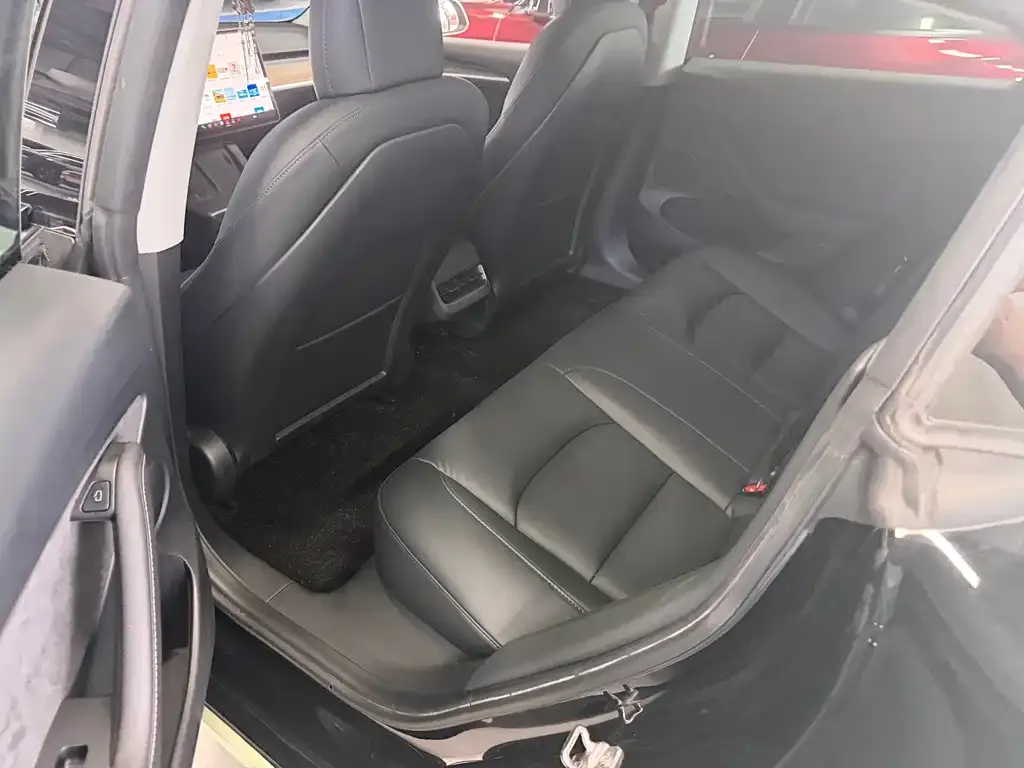Tesla Model 3 — фото 6