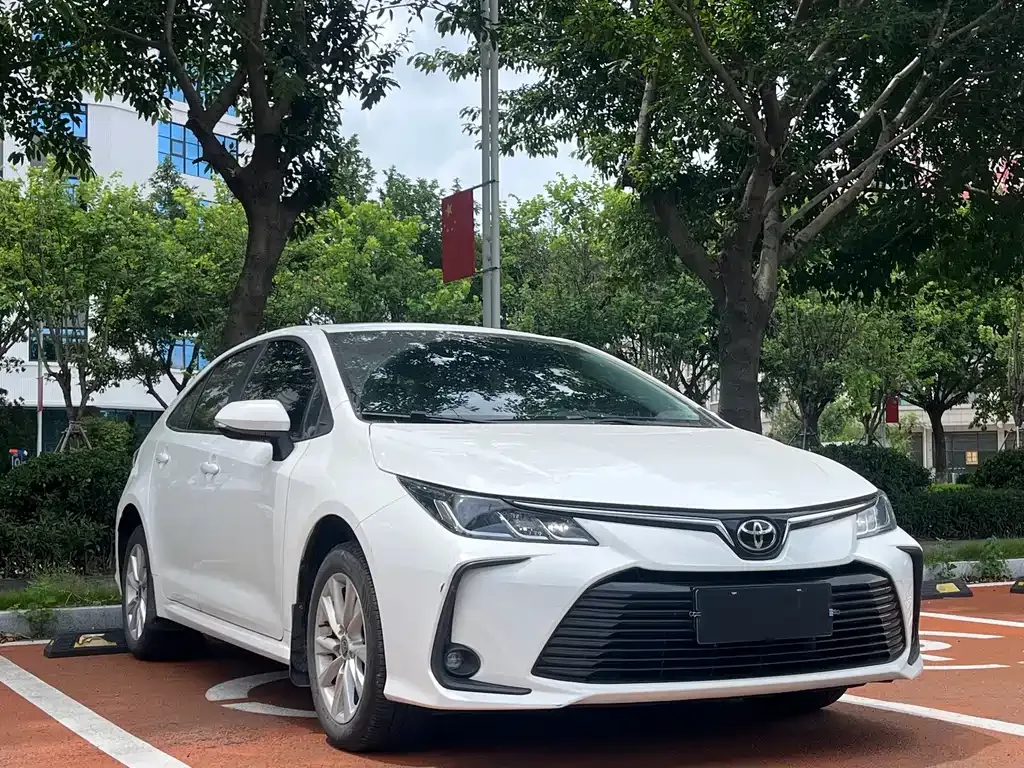 Toyota Corolla — фото 6