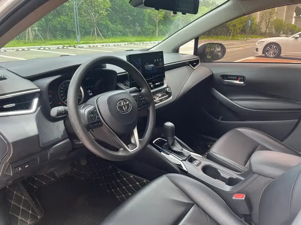 Toyota Corolla — фото 3