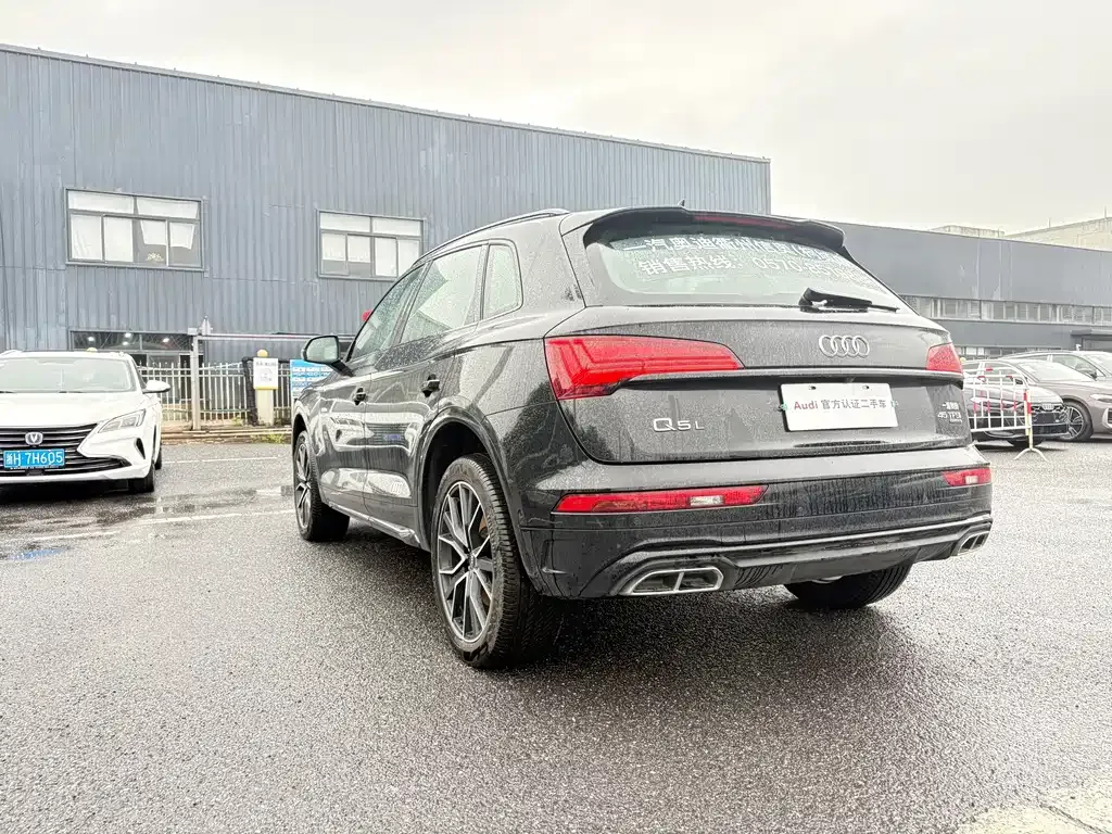 Audi Q5L — фото 7