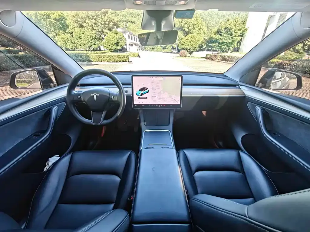 Tesla Model Y — фото 4