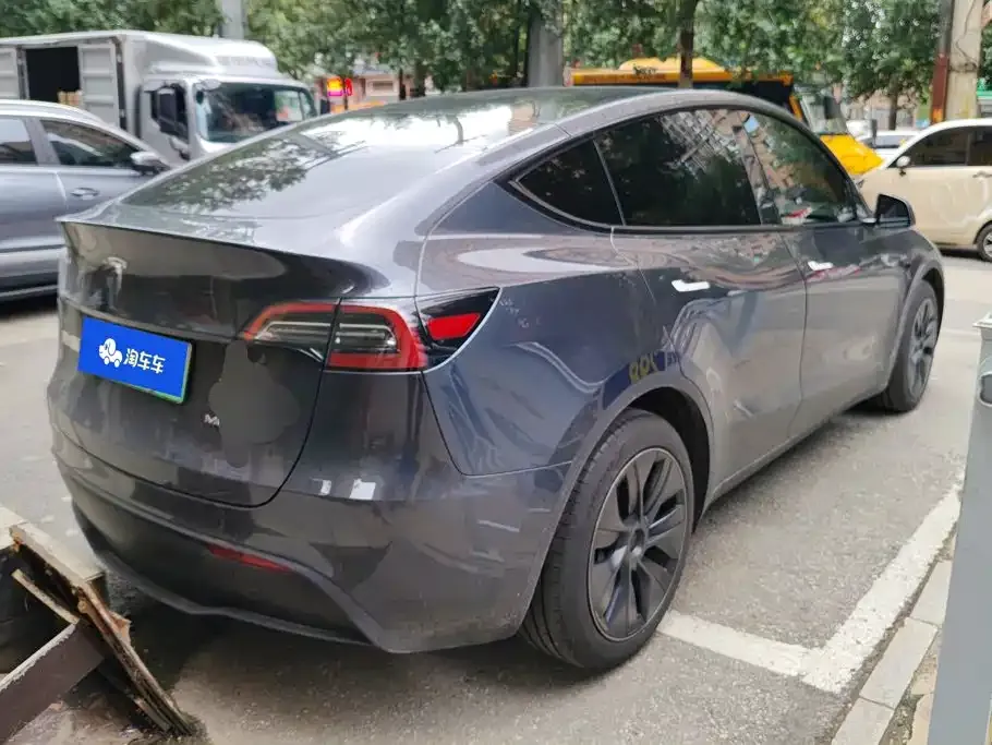 Tesla Model Y — фото 8