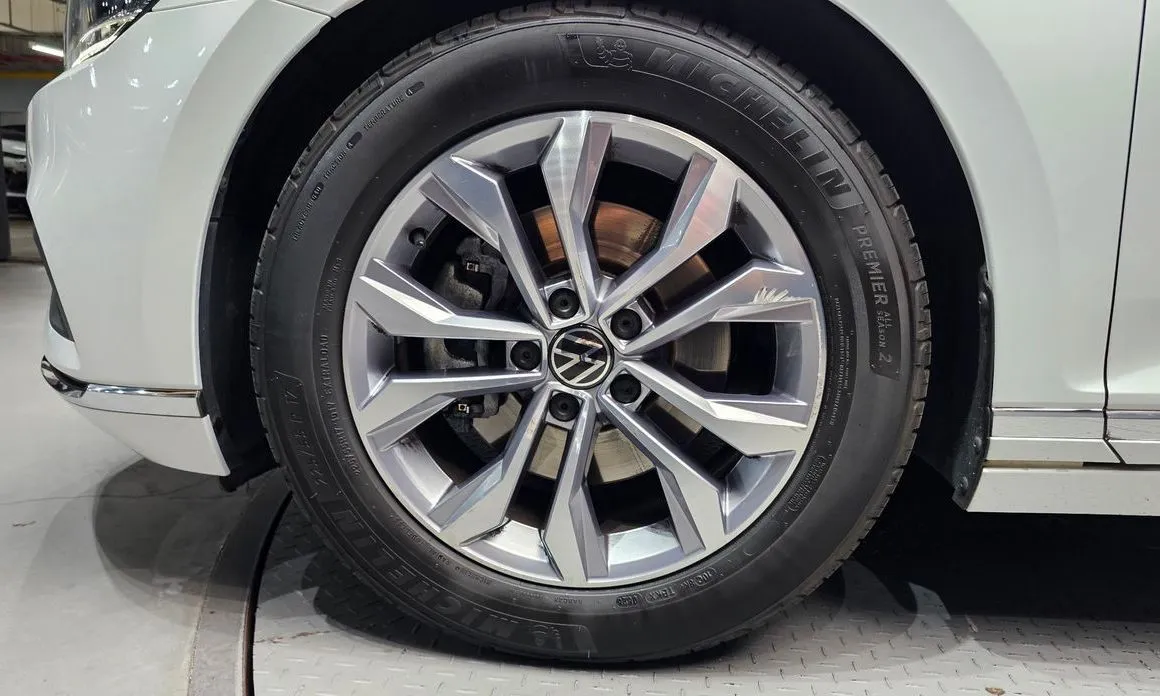 Volkswagen Passat 2022 из KR, фото 8
