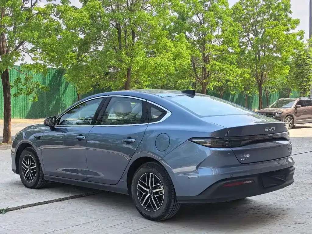 BYD Seal 05 DM-i — фото 8