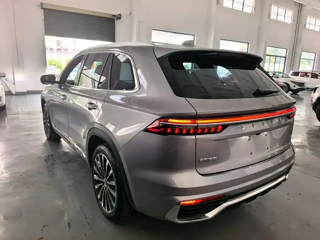 Geely Xingyue L — фото 9