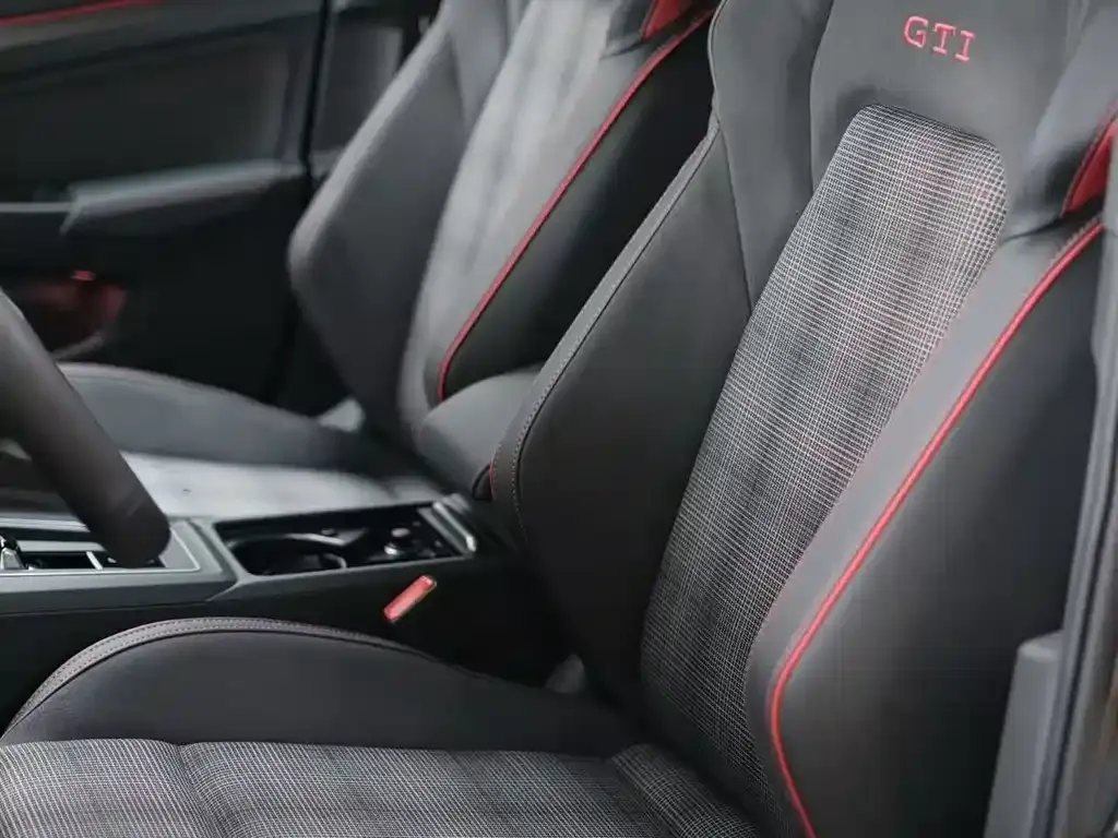 Volkswagen Golf GTI — фото 3