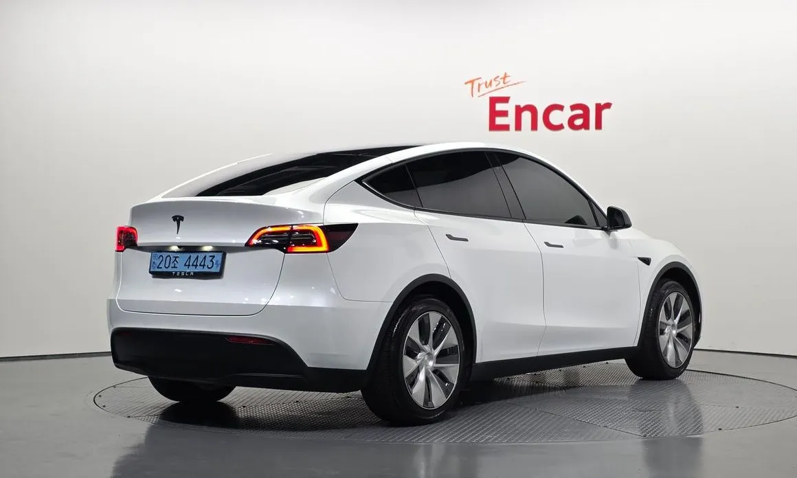 Tesla Model Y 2021 из KR, фото 2