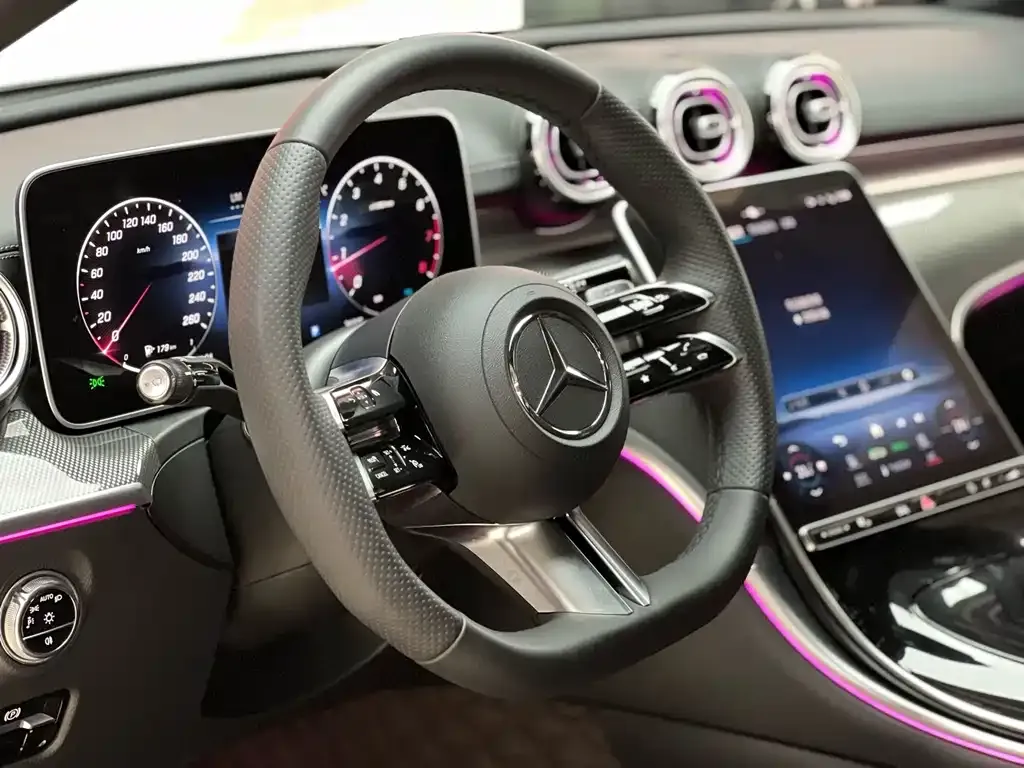 Mercedes-Benz C-Class — фото 10