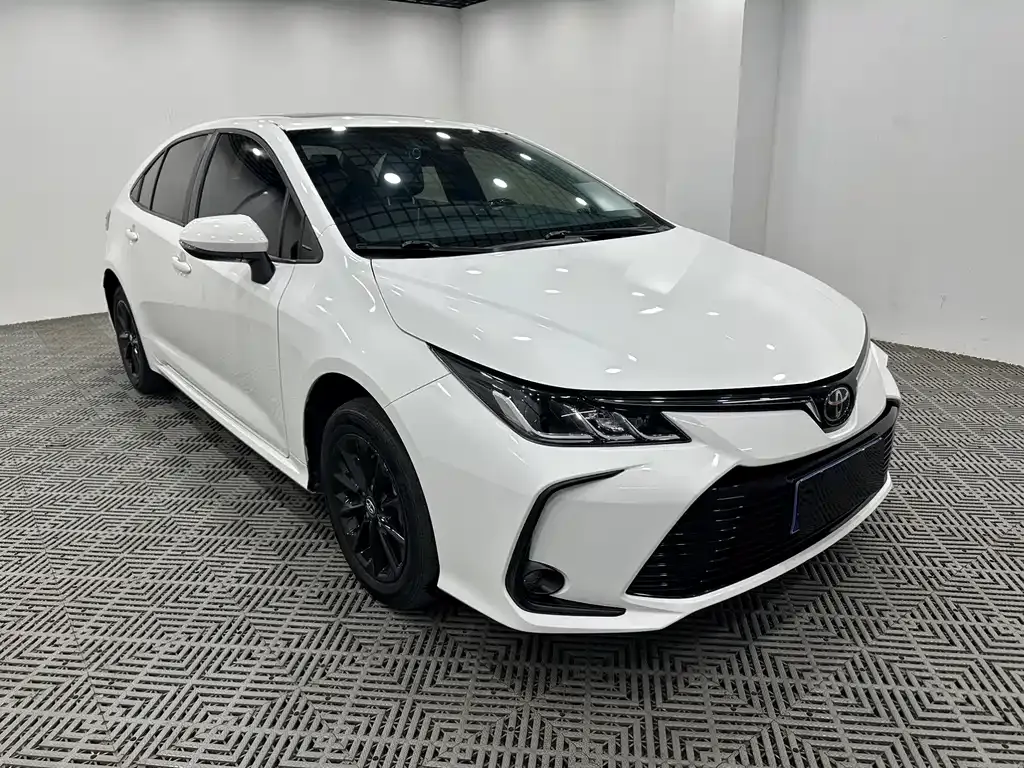 Toyota Corolla — фото 1