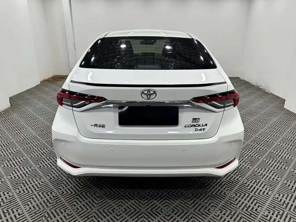 Toyota Corolla — фото 5