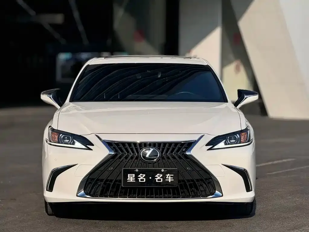 Lexus ES — фото 3