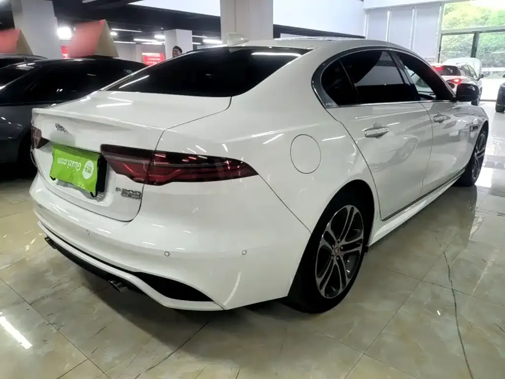 Jaguar XEL — фото 10