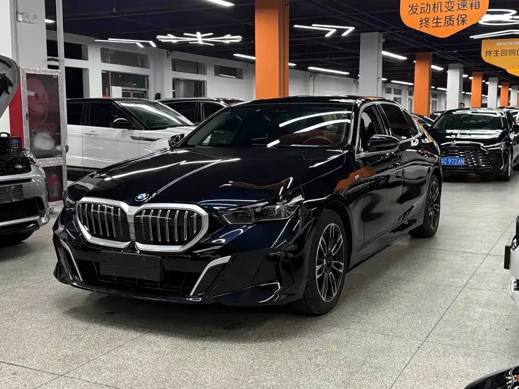 BMW 5 Series — фото 5