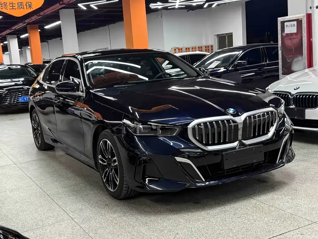 BMW 5 Series — фото 4