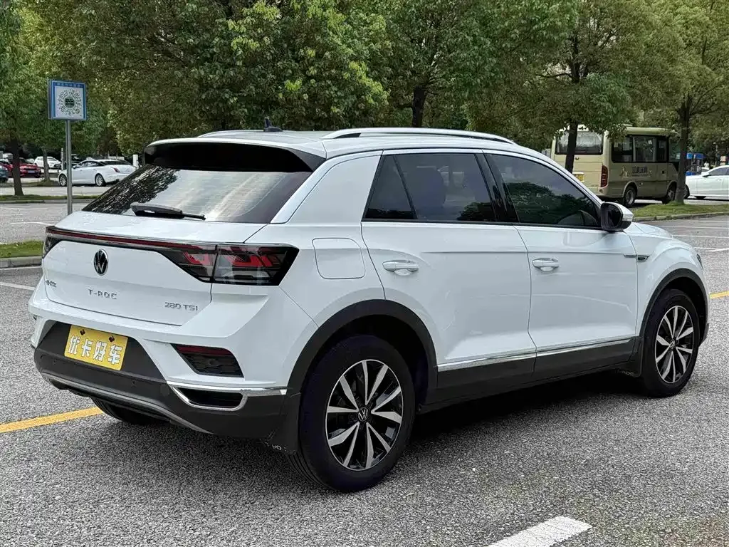 Volkswagen T-Roc — фото 4