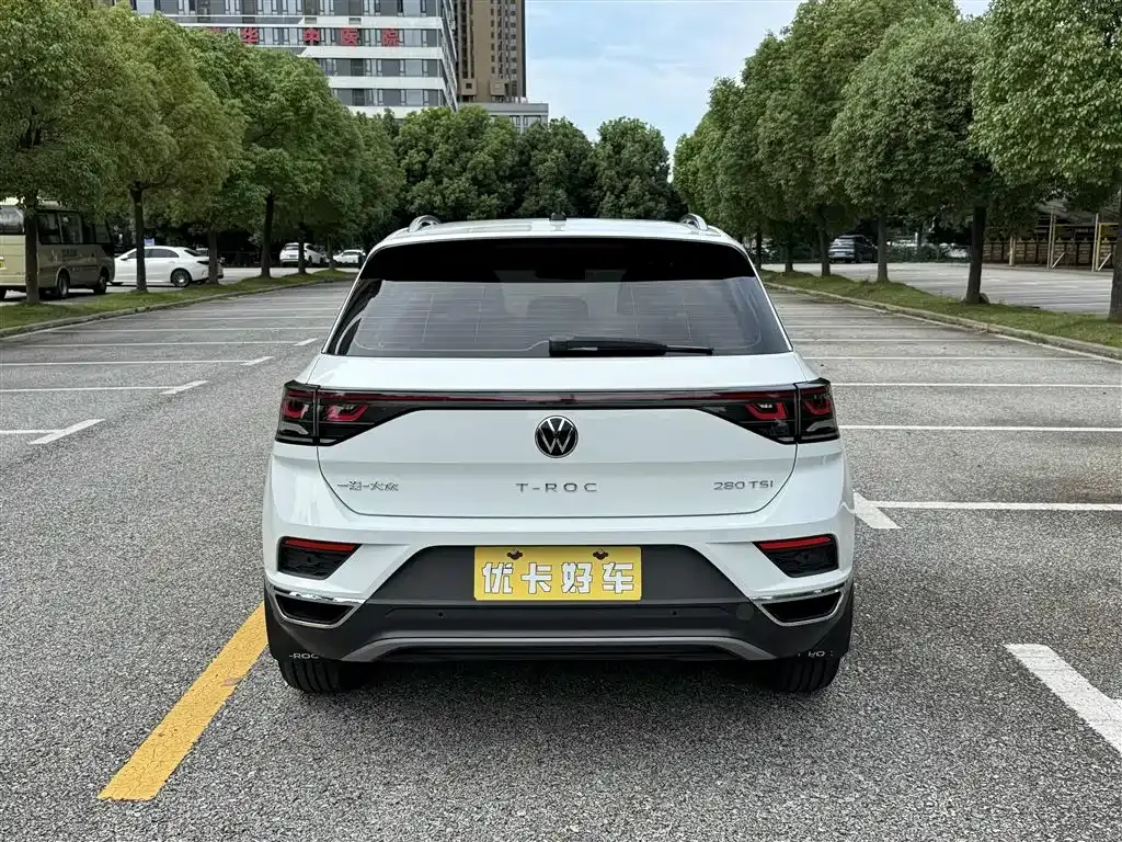 Volkswagen T-Roc — фото 6