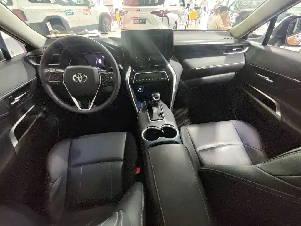 Toyota Harrier — фото 9