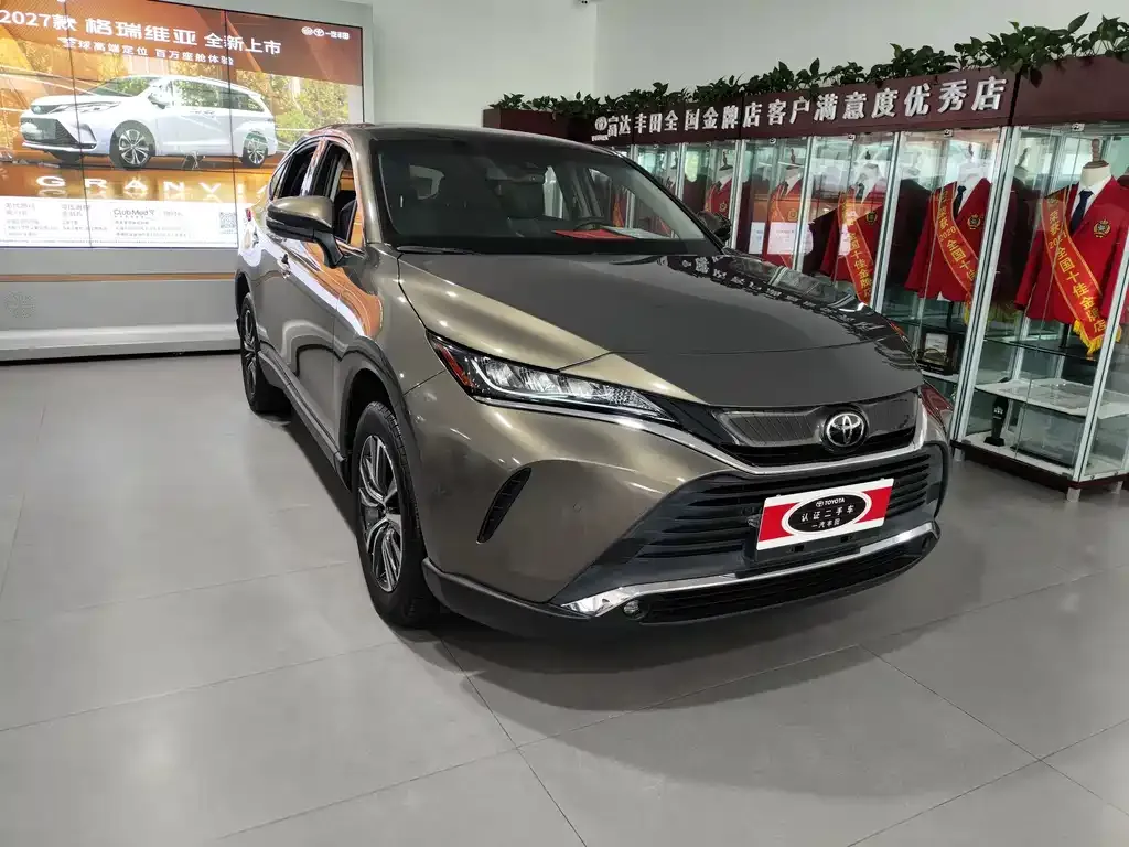 Toyota Harrier — фото 8