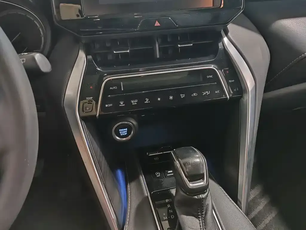 Toyota Harrier — фото 7