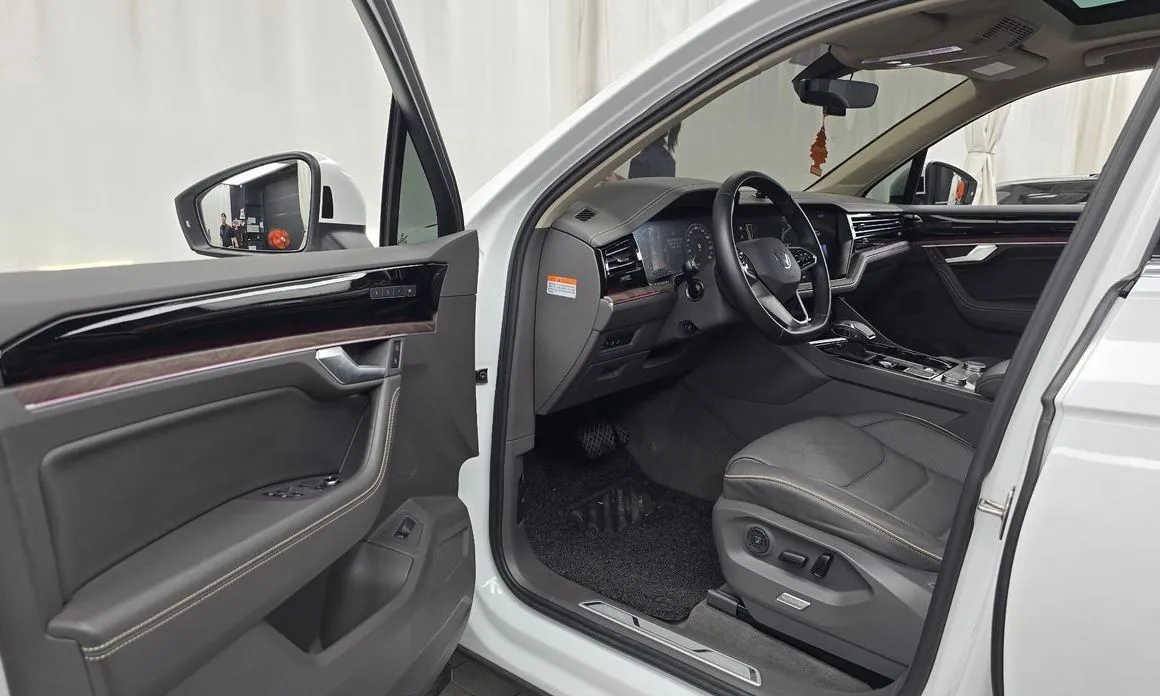 Volkswagen Touareg 2023 из KR, фото 4