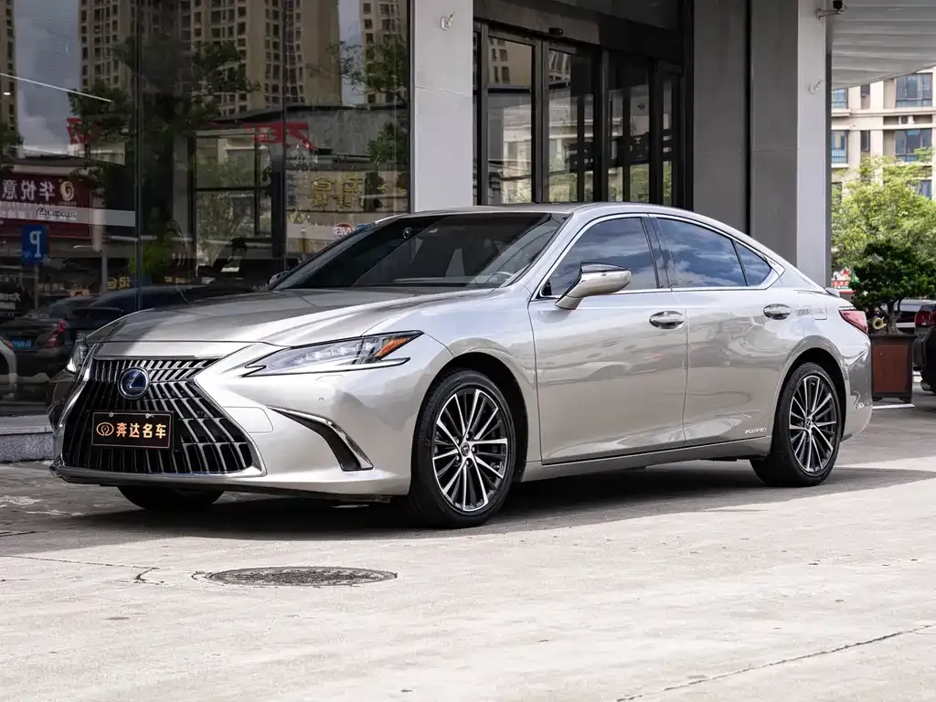 Lexus ES — фото 1