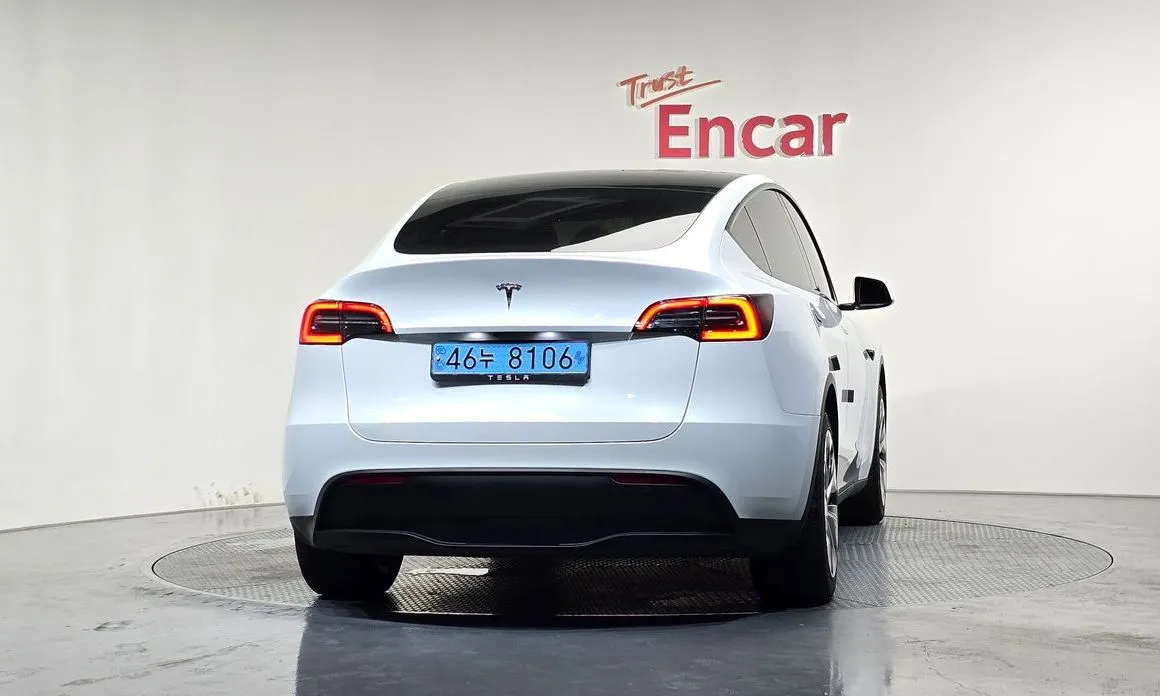 Tesla Model Y — фото 5