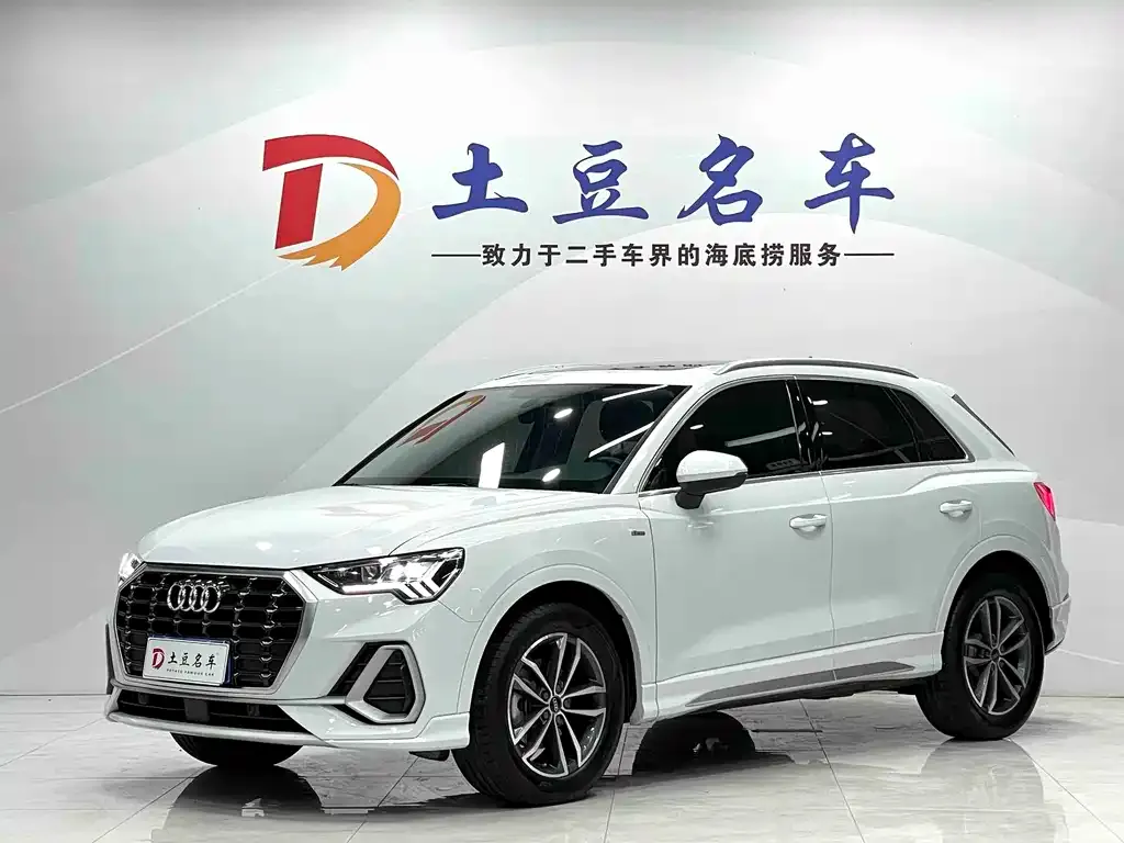 Audi Q3 — фото 1