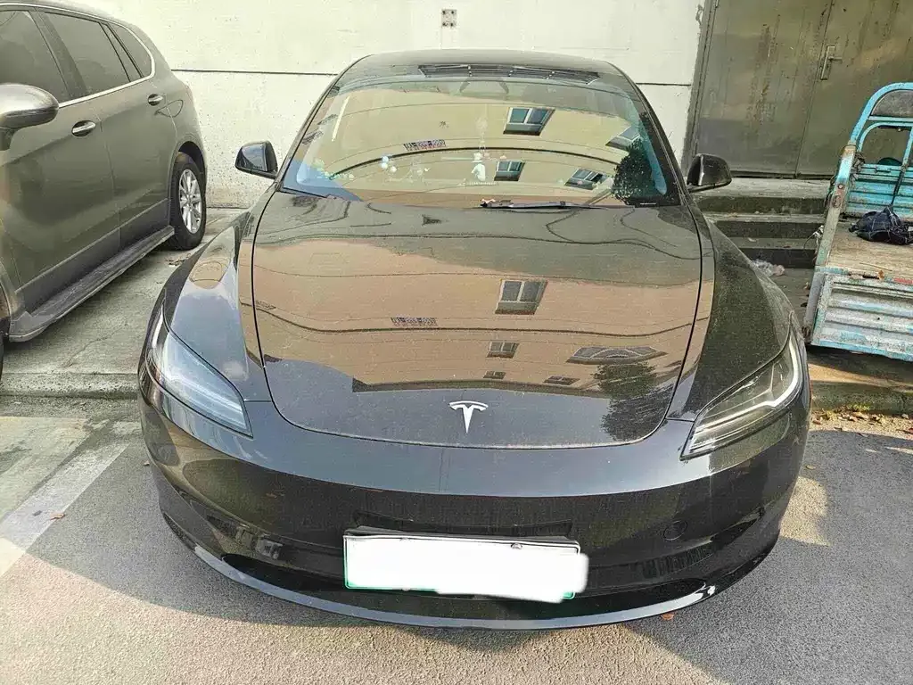 Tesla Model 3 — фото 8