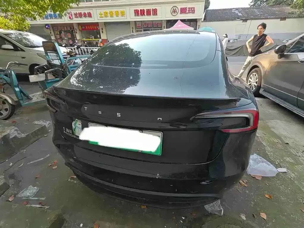 Tesla Model 3 — фото 6