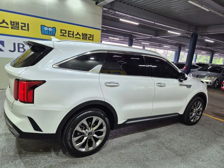 Kia Sorento — фото 8