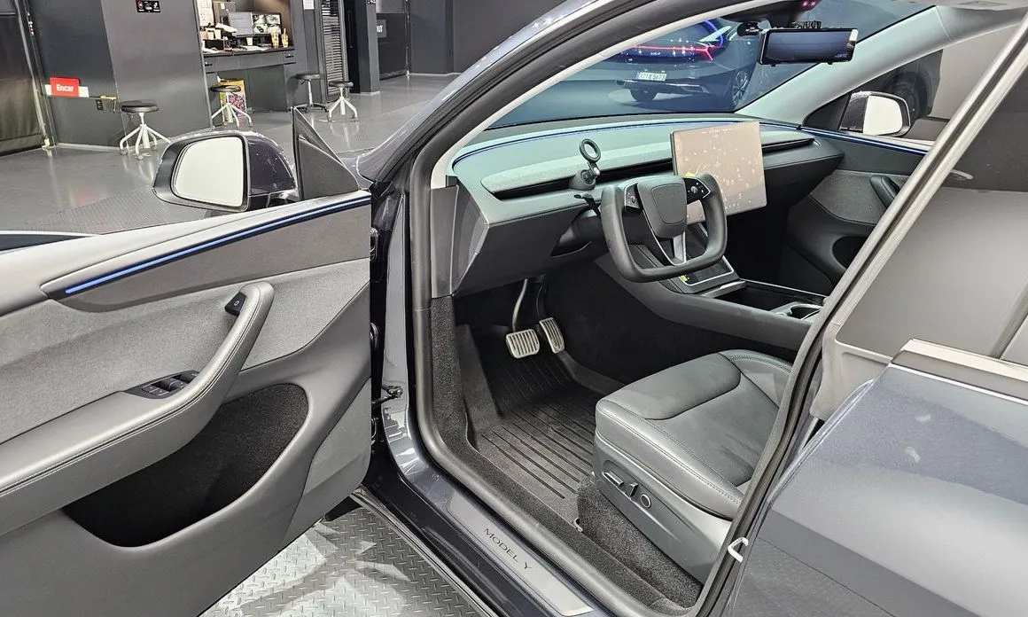 Tesla Model Y — фото 10