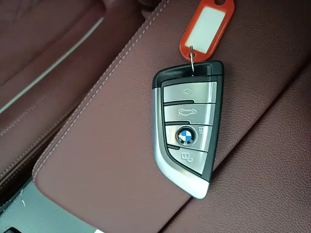 BMW 5 Series New Energy — фото 3