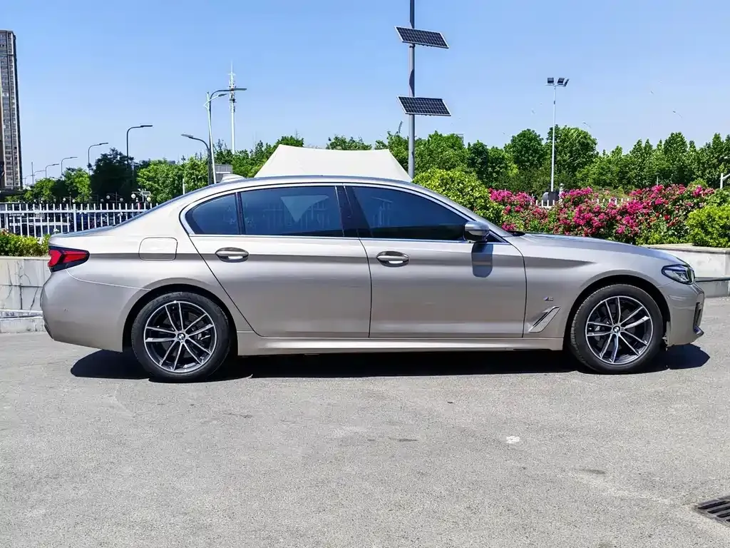 BMW 5 Series New Energy — фото 10