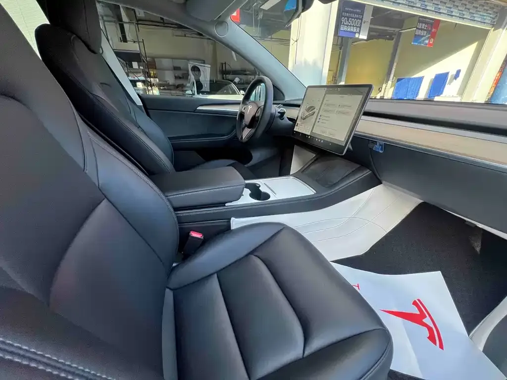 Tesla Model Y — фото 2