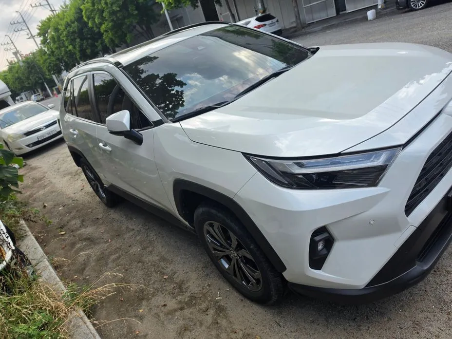 Toyota RAV4 2023 из KR, фото 2