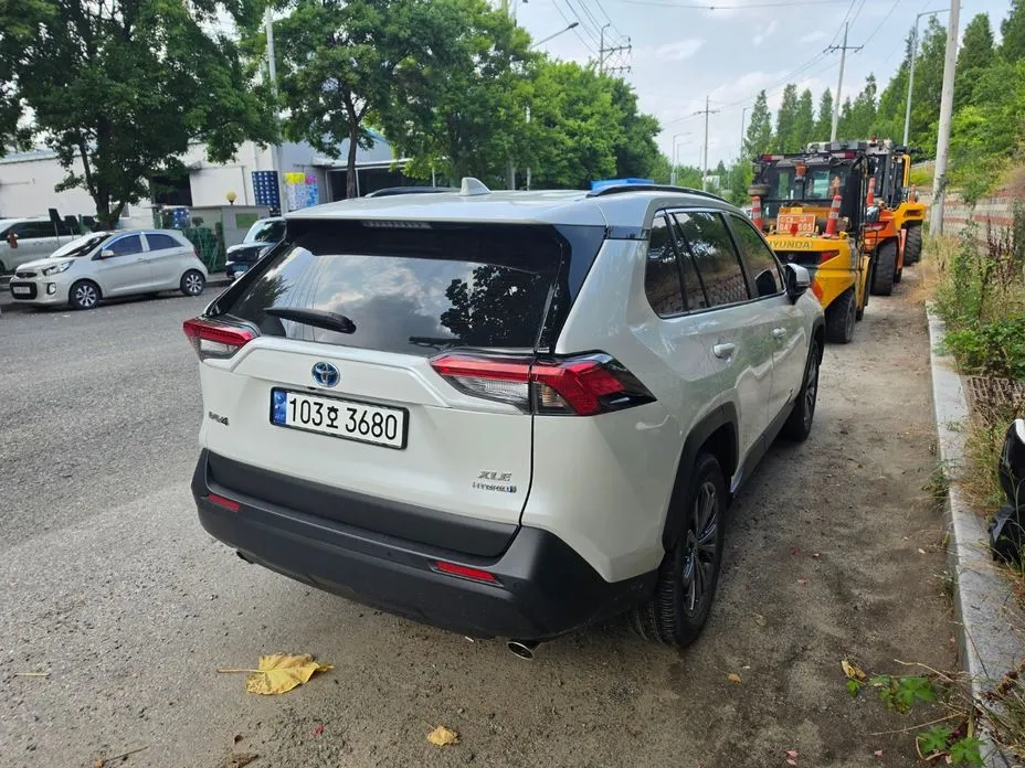 Toyota RAV4 2023 из KR, фото 6
