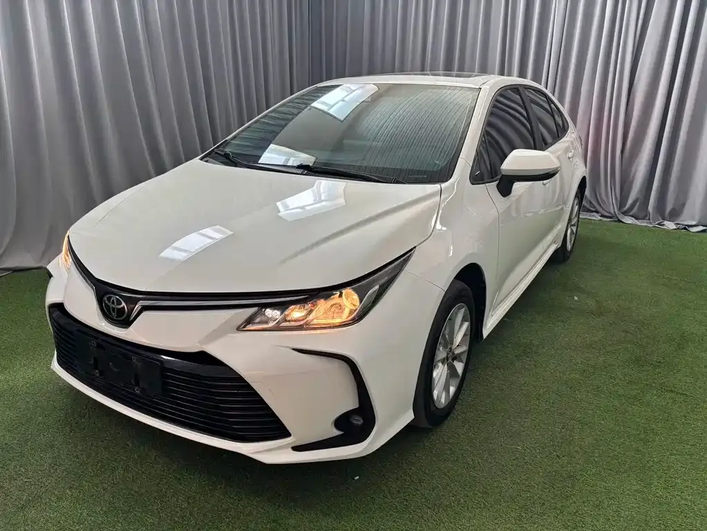 Toyota Corolla — фото 1