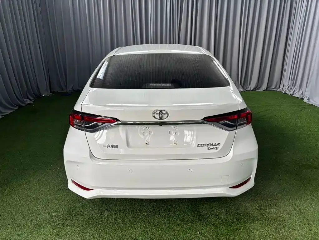 Toyota Corolla — фото 5