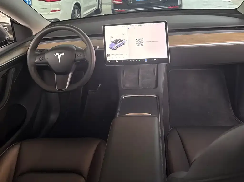 Tesla Model Y — фото 2