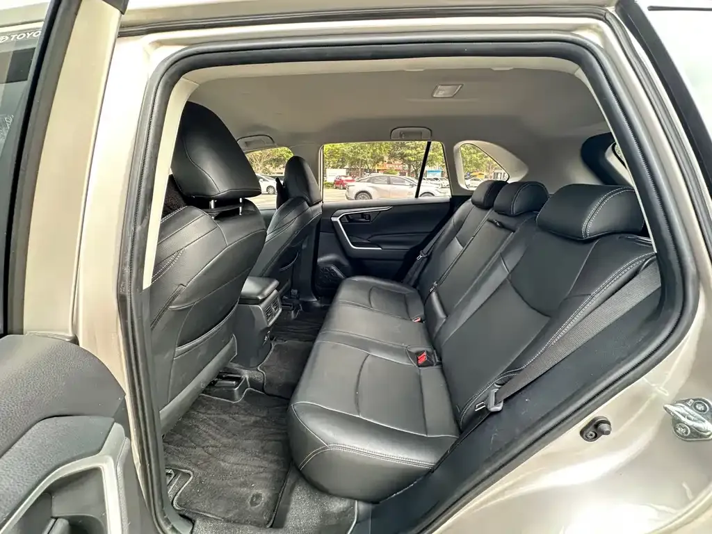 Toyota Wildlander 2024 из CN, фото 2