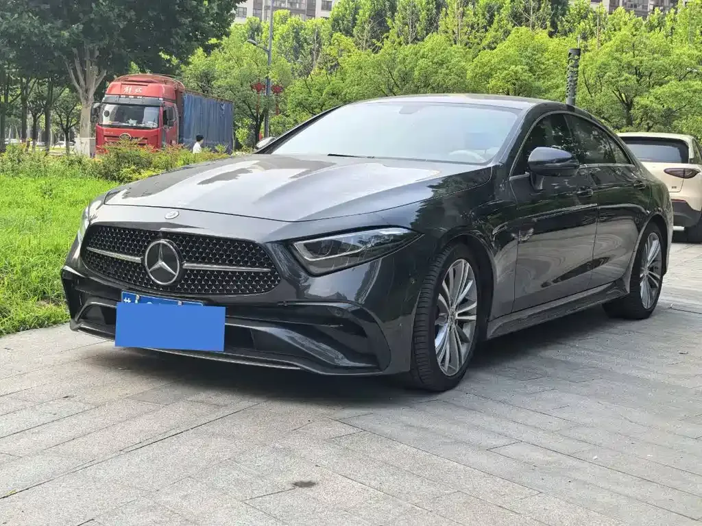 Mercedes-Benz CLS — фото 1