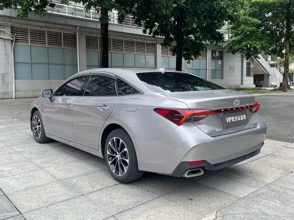 Toyota Avalon — фото 10