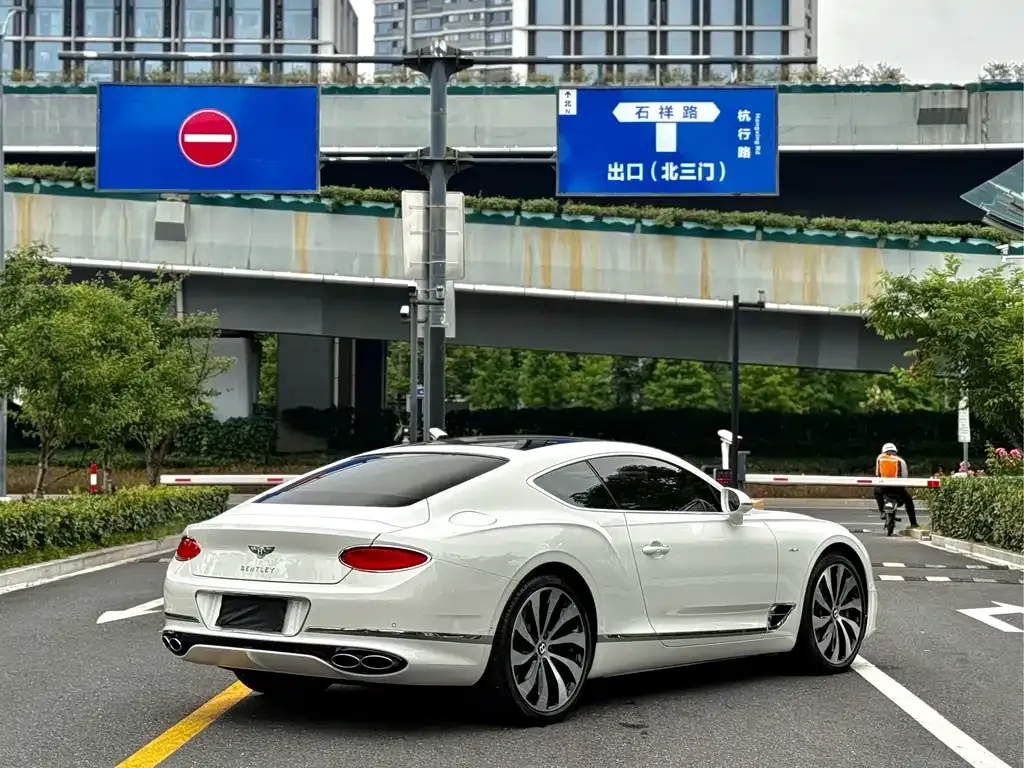 Bentley Continental — фото 8