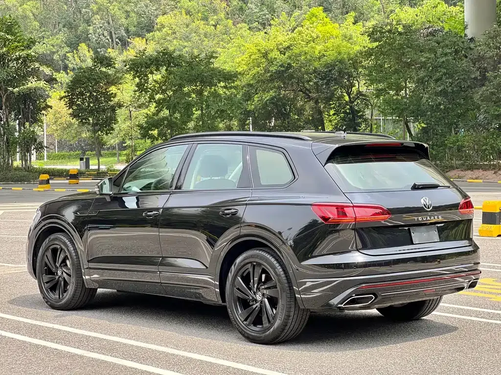 Volkswagen Touareg — фото 10