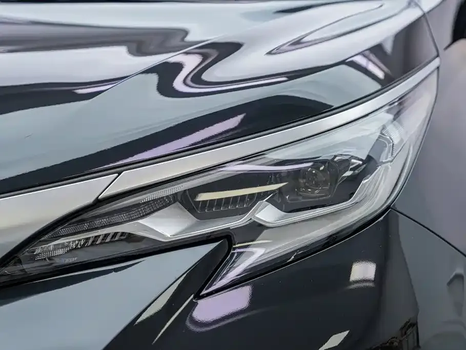 Toyota Sienna — фото 9