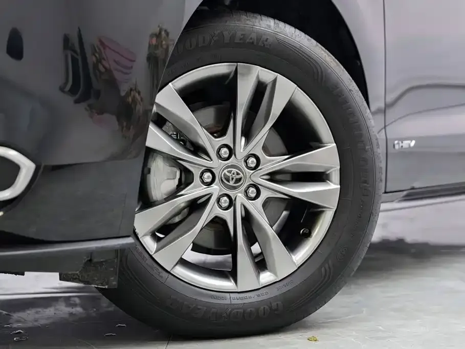 Toyota Sienna — фото 4
