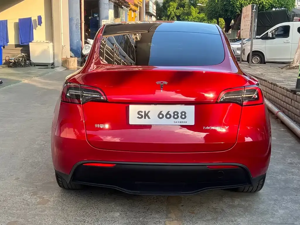 Tesla Model Y — фото 5